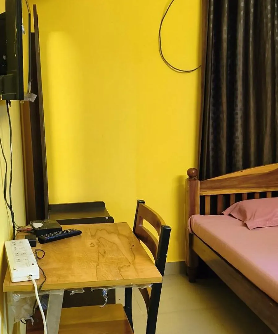 Pensión Comfort Rooms And Dormitory Thiruvananthapuram India